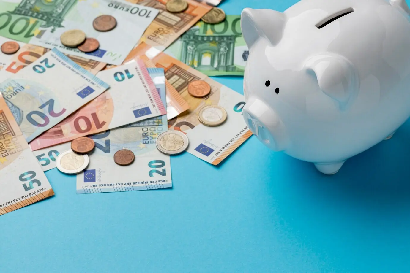 Раскладка финансовых элементов с видом сверху